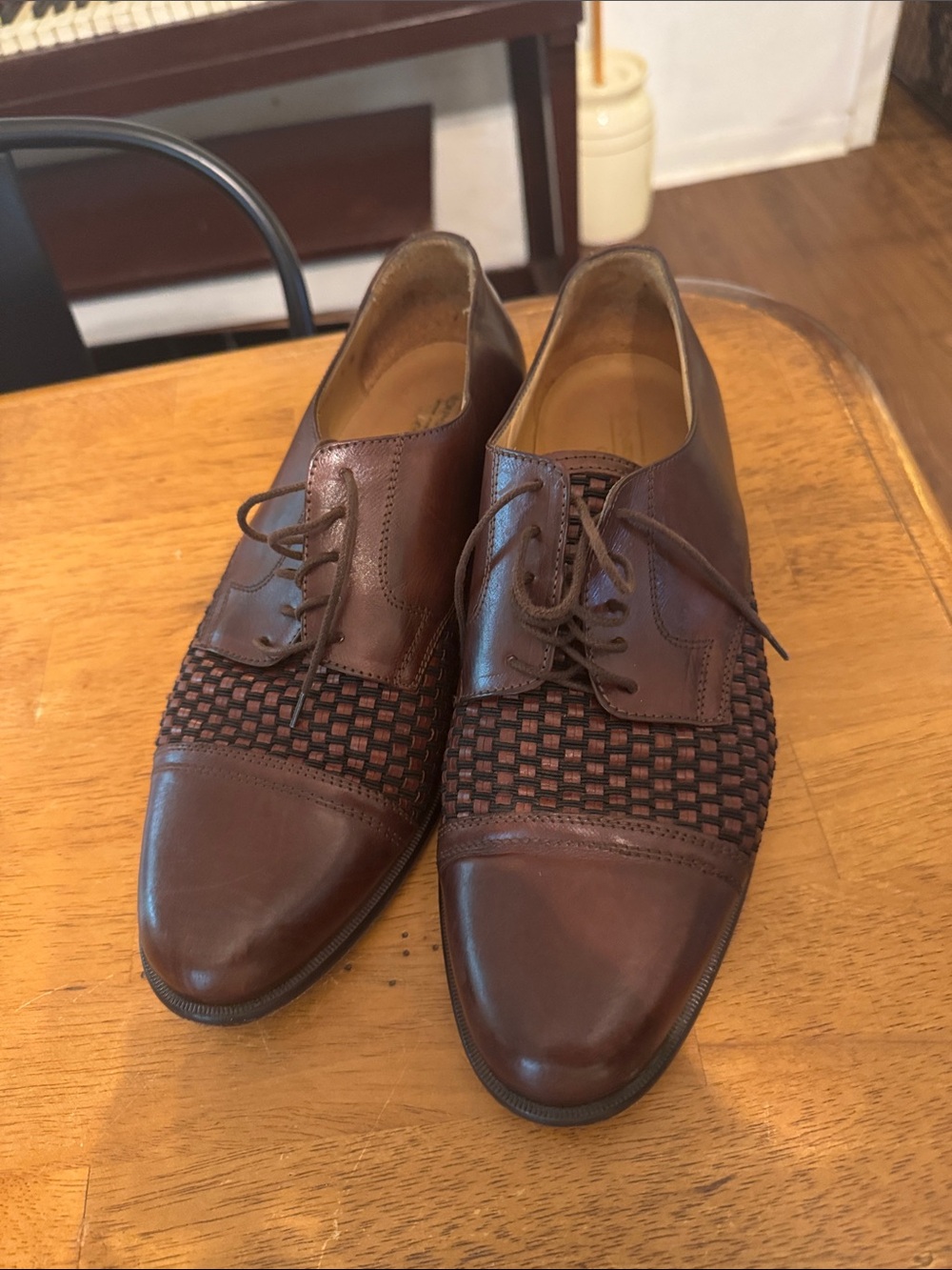Men’s sz9 Johnston & Murphy Brown Woven Leather Oxfords